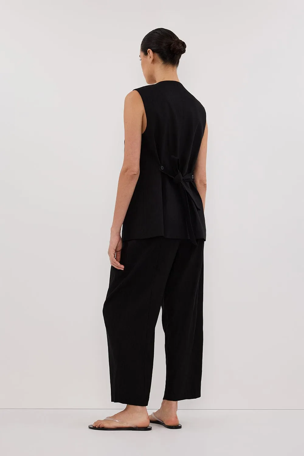 BRAX BLACK TAPERED PANT