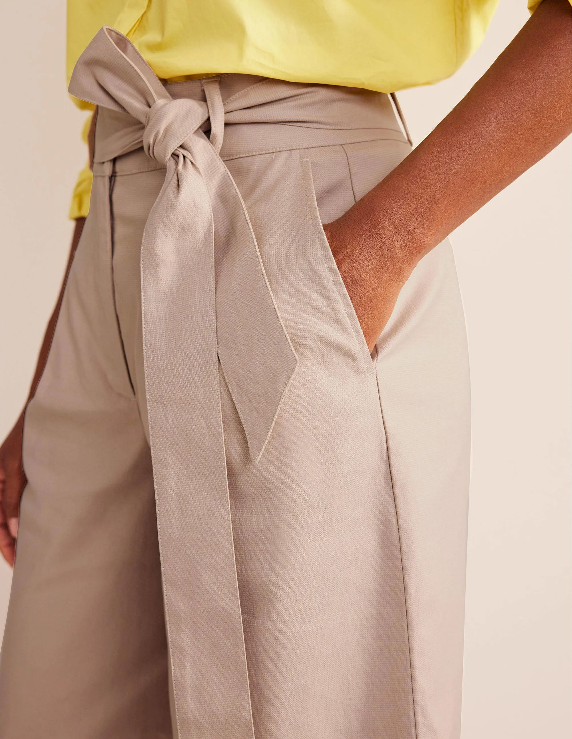 Cropped Wide-Leg Trousers-Rope