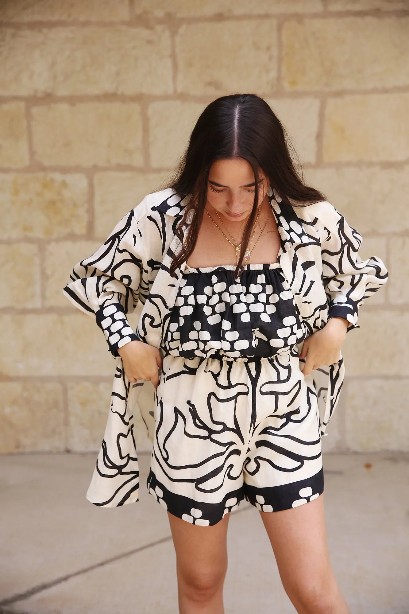 Inagua Short Two Monkeys Black